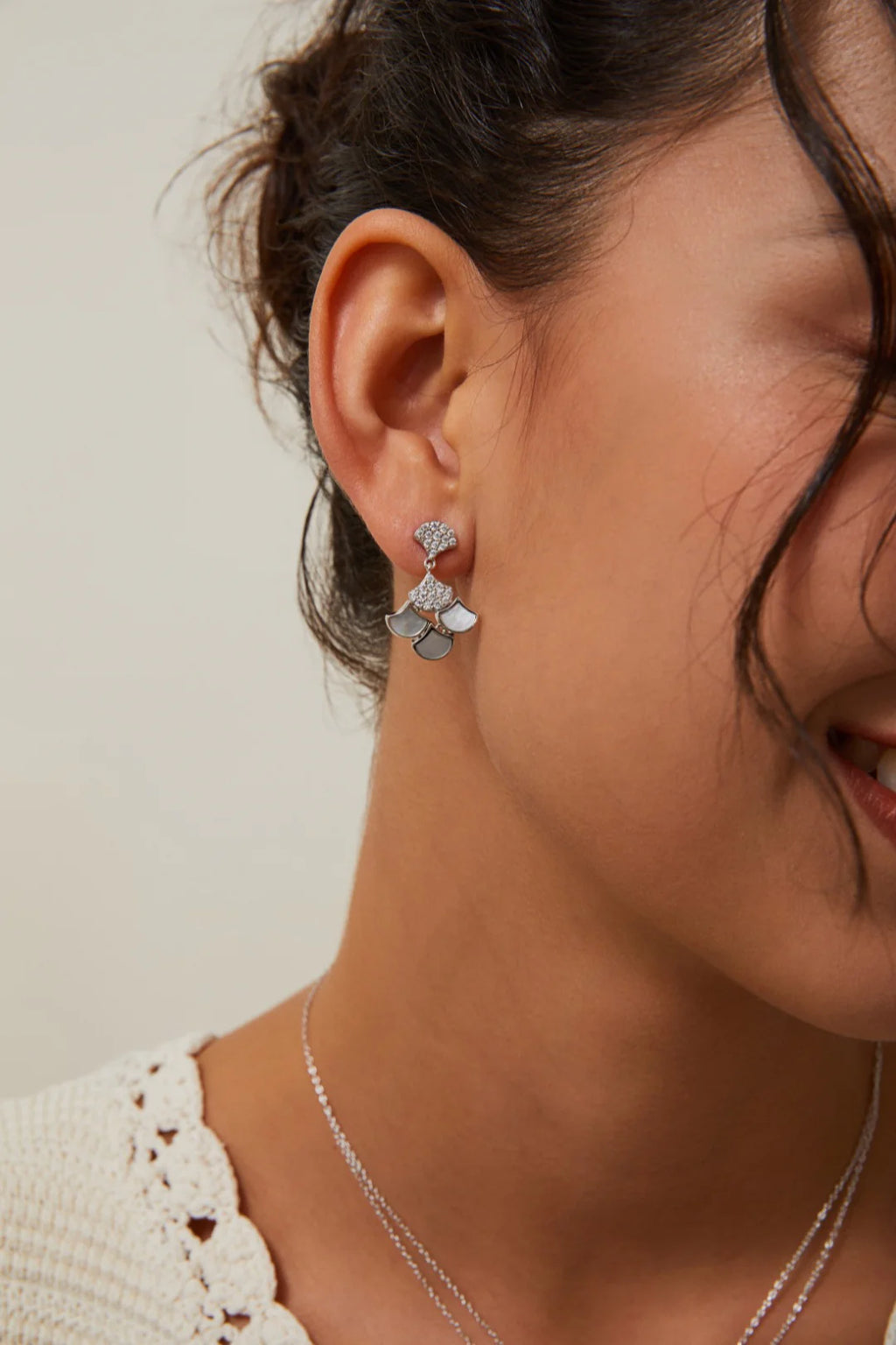 Silver-White Shell Zircon Earrings