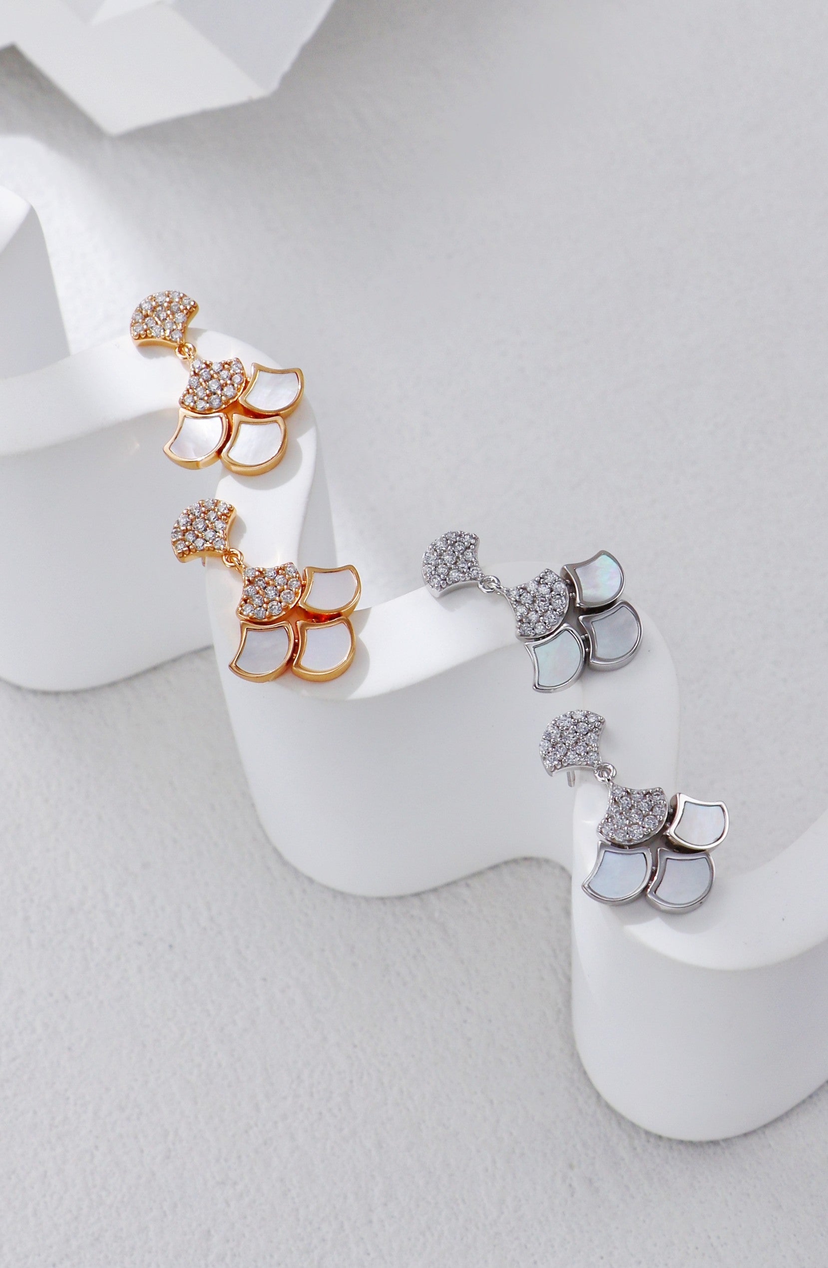 Silver-White Shell Zircon Earrings